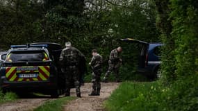 Des gendarmes recherchent Agathe, 28 ans, disparue dans la Vienne, à Vivonne, le 13 avril 2025