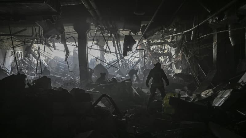Ukraine: Moscou affirme que le centre commercial bombardé servait de dépôt d'armements