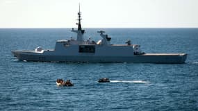 Sauvetage d'un navire attaqué par des pirates au large des côtes somaliennes, en janvier 2013
