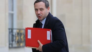 Le secrétaire d'Etat chargé de la Protection de l'enfance, Adrien Taquet, arrive à l'Elysée le 15 janvier 2020 à Paris