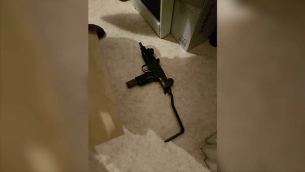 L'arme de Redoine Faïd, retrouvée dans l'appartement où a eu lieu son interpellation, le 3 octobre 2018.