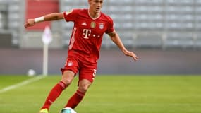 Le Français Benjamin Pavard en jeu pour le Bayern Munich lors du match de Bundesliga face à Mönchengladbach, le 8 mai 2021
