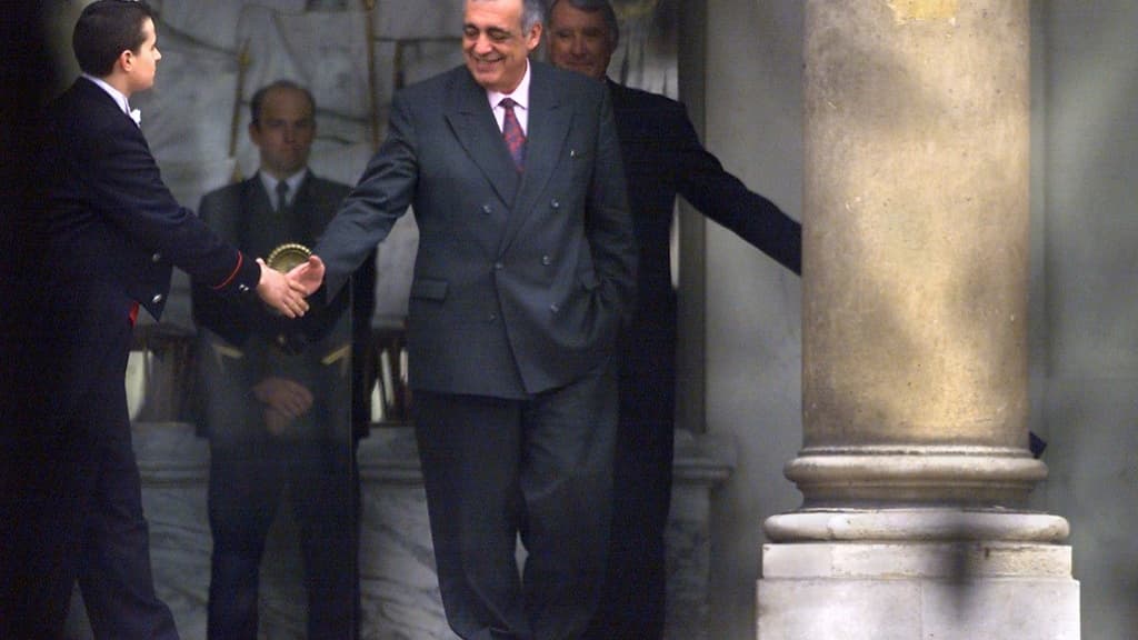 Retrouvailles. Au lendemain de sa déclaration de candidature, Philippe Séguin va à l'Elysée pour discuter avec Jacques Chirac, le 1er avril 2000. Les deux ne s'étaient pas adressé la parole depuis près d'un an. Retrouvailles. Au lendemain de sa déclaration de candidature, Philippe Séguin va à l'Elysée pour discuter avec Jacques Chirac, le 1er avril 2000. Les deux ne s'étaient pas adressé la parole depuis près d'un an.
