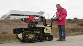 Spécialisée dans la conception de robots d'assistance opérationnelle, la société Angatec a créé le robot TEC800 afin de limiter les risques pris par les sapeurs-pompiers.