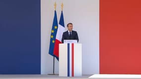 Macron aux Invalides, lors de l'hommage aux deux commandos marines tués au Burkina Faso