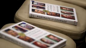 Le recueil de portraits peints par George W. Bush s'est hissé en tête des ventes, aux Etats-Unis. 