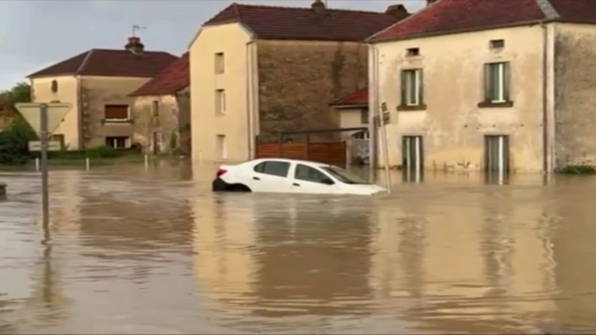 Inondations En Haute Sa Ne Les Images Des Pluies Diluviennes Apr S Les