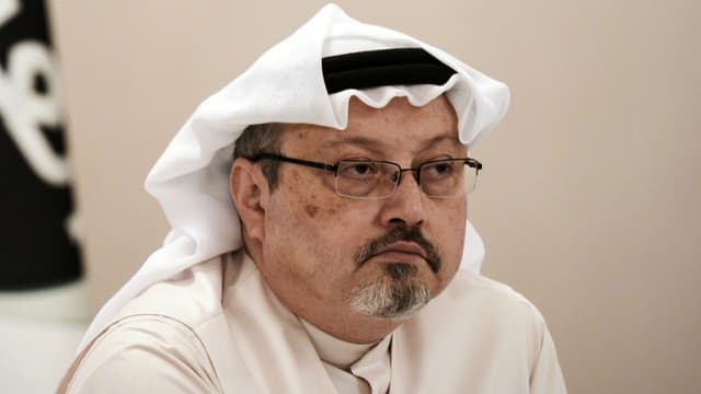 Le journaliste saoudien Jamal Khashoggi lors d'une conférence de presse au Bahreïn, le 15 décembre 2014