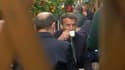 EN VIDÉO - Déconfinement: Emmanuel Macron et Jean Castex prennent un café en terrasse
