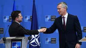 Le président ukrainien Volodymyr Zelensky et le secrétaire général de l'Otan Jens Stoltenberg à Bruxelles le 16 décembre 2021.