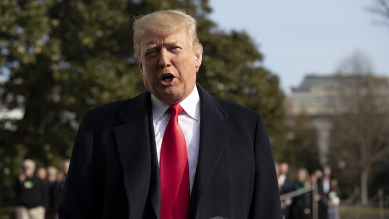 Le président américain a publié plusieurs séries de tweets à propos des gilets jaunes.