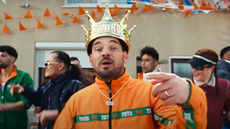 Pays-Bas: le clip électro improbable de Sneijder, qui se moque de son surpoids