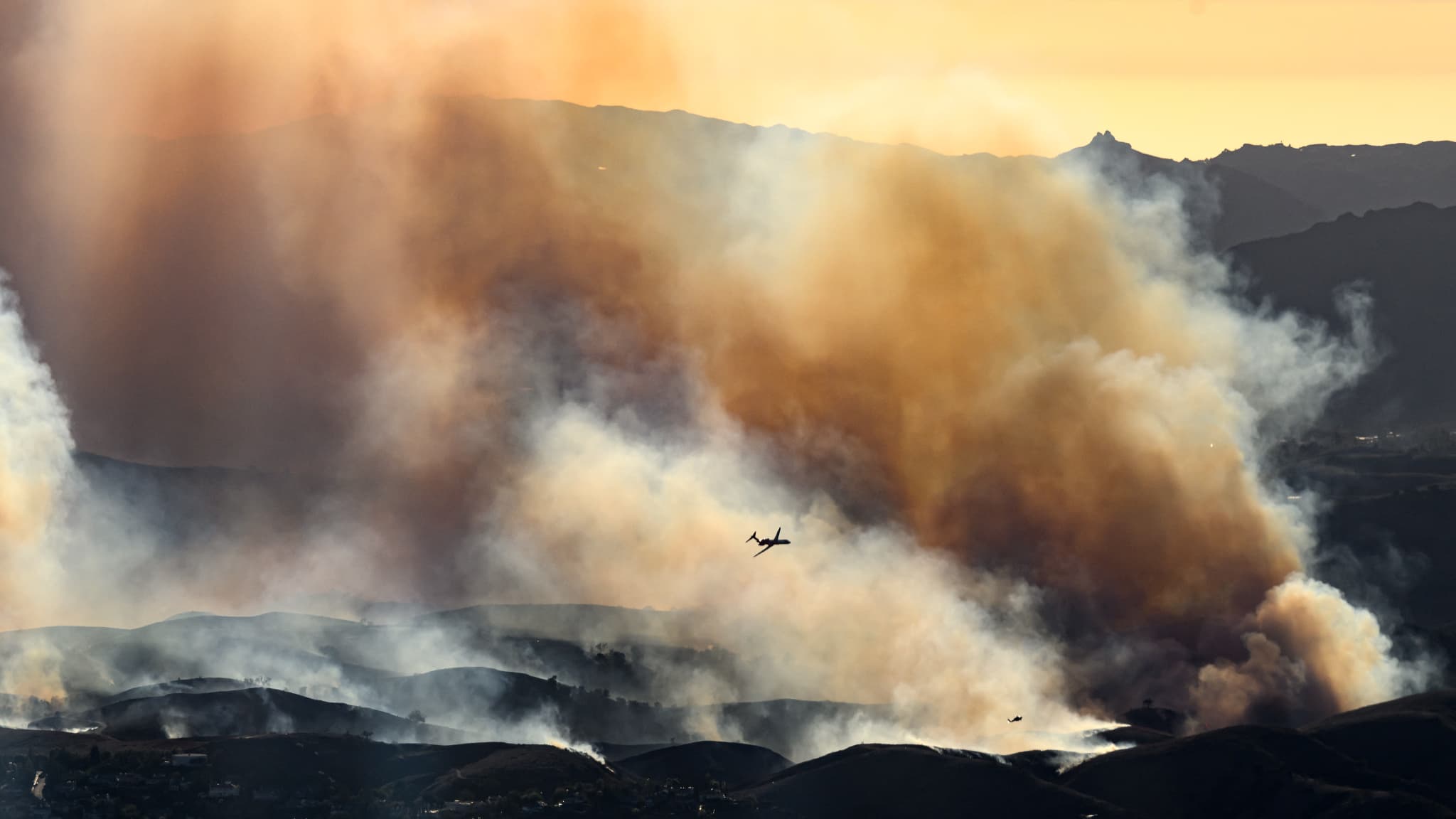 Un incendie sunommé Kenneth frappe le quartier de Calabasas, à Los Angeles, le 9 janvier 2025