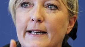 Marine Le Pen prépare une procédure judiciaire contre l'État français, après la diffusion par la Ligue internationale contre le racisme et l'antisémitisme (Licra) d'un clip appelant à ne pas voter pour elle. /Photo prise le 10 avril 2012/REUTERS/Charles P