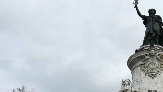 Le mémorial de la place de la République, à Paris, en l'honneur des victimes des attentats de Paris.