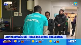 Lyon: l'association Emmaüs distribue des ordinateurs à destination des jeunes