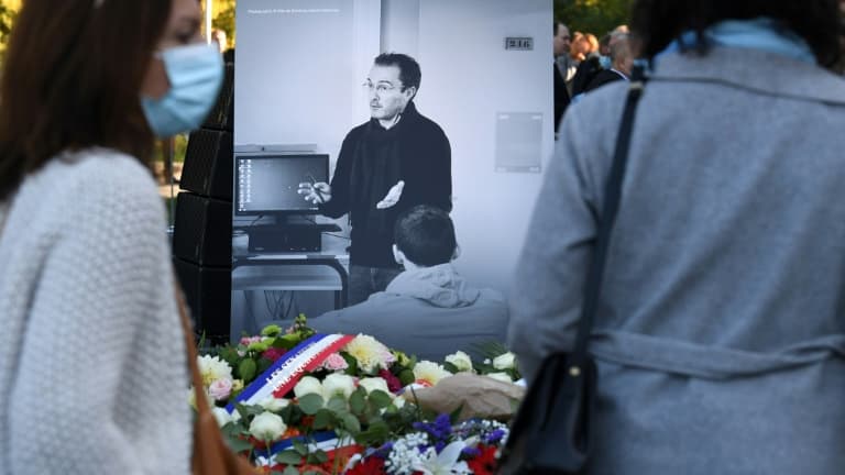 Lors de la cérémonie en hommage à Samuel Paty, le 16 octobre 2021, à Eragny-sur-Oise, où vivait l'enseignant assassiné