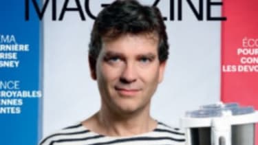 Arnaud Montebourg pose en Une et en marinière pour le Parisien magazine de vendredi.