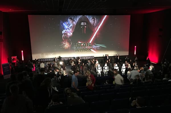 Projection du dernier Star Wars dans les cinémas EuropaCorp.