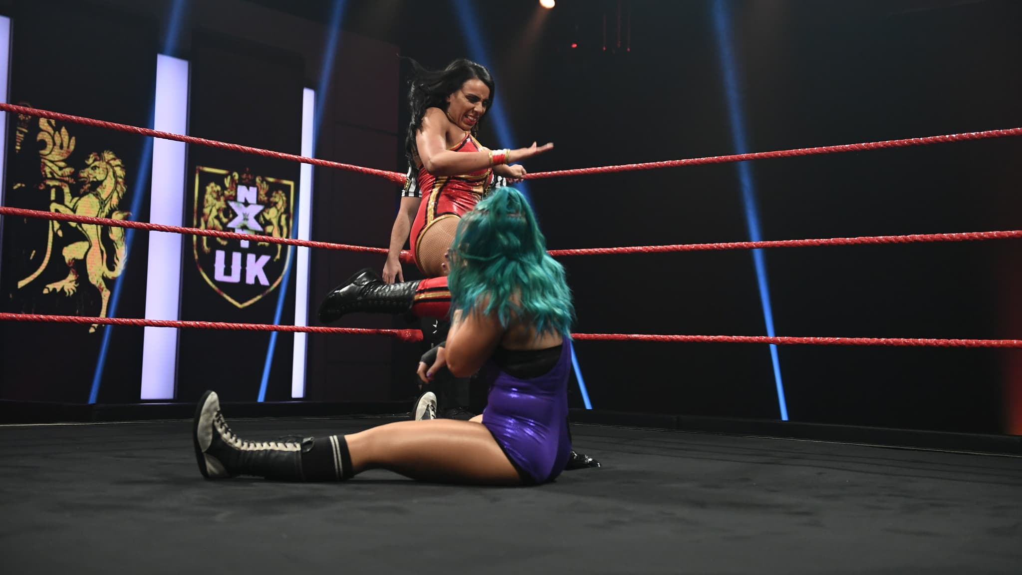 Amale "French Hope" Dib lors d'un combat à NXT UK en septembre 2020 Amale "French Hope" Dib lors d'un combat à NXT UK en septembre 2020
