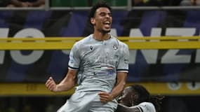 Le milieu de terrain français Arthur Atta après son but avec l'Udinese en Serie A le 31 août 2025