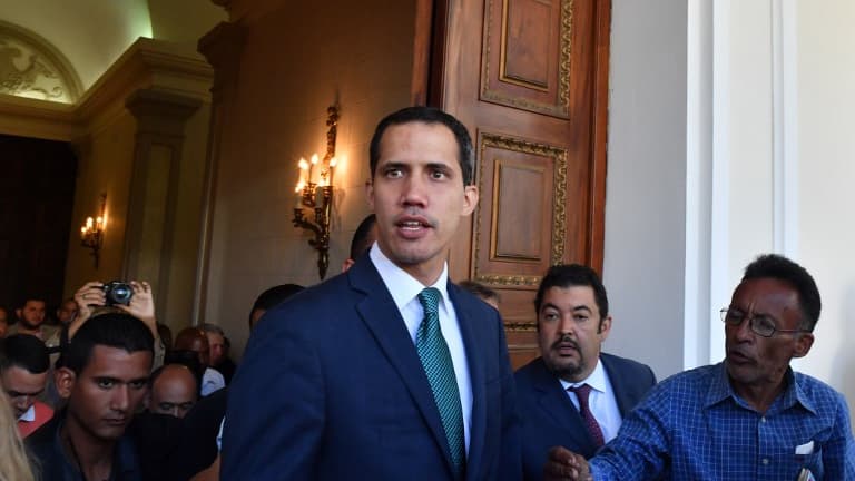 Juan Guaido, chef de l'opposition et président autoproclamé par intérim arrive le lundi  4 février 2019 au Palais fédéral législatif à Caracas.