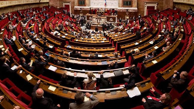 La réserve parlementaire s'élève à 90 millions d'euros pour l'Assemblée nationale.