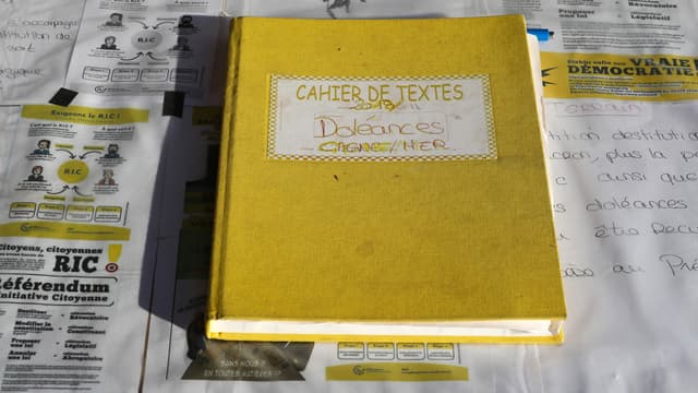 Un cahier de doléances à la mairie de Cagnes-sur-Mer