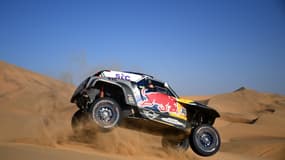La mini du Français Peterhansel sur les routes du Dakar 2021