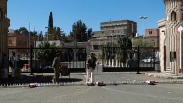 Un kamikaze au volant d'une voiture piégée s'est fait exploser jeudi à un barrage près du palais du président yéménite à Aden - Jeudi 28 janvier 2016