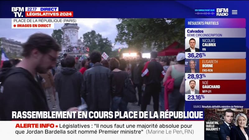 Législatives: des milliers de personnes réunies place de la République à Paris pour manifester leur opposition au Rassemblement national