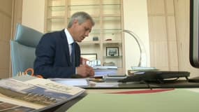 Le député LR du Calvados et ancien maire de Caen, Joël Bruneau, dénonce l'existence d'un faux profil Facebook le concernant. 