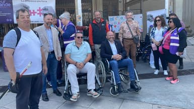 Des personnes participant à l'événement Handi'ville à Oraison (Alpes-de-Haute-Provence) le mardi 4 juin 2024.