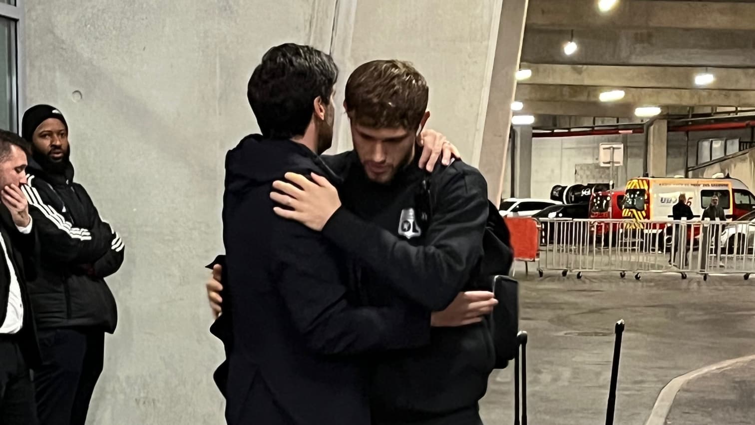 Paulo Fonseca et Tanner Tessmann avant Nice-OL, le 9 mars 2025.