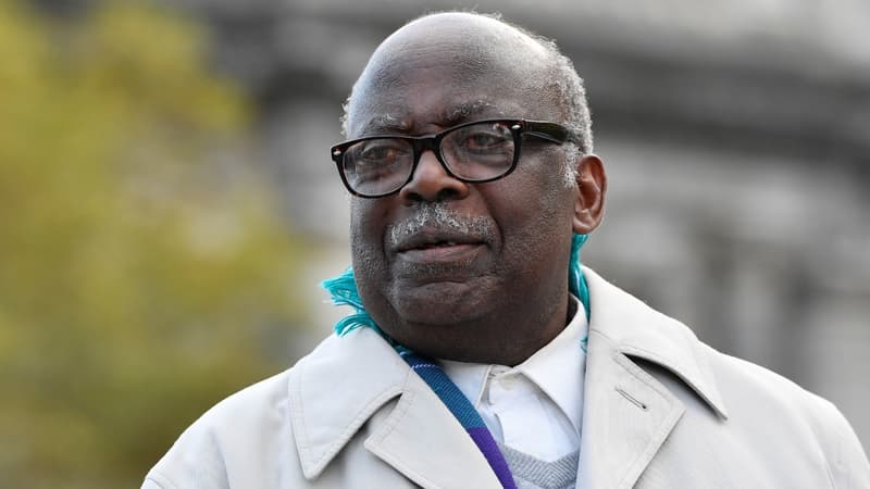 Le haut fonctionnaire rwandais, Fabien Neretse, devant le palais de justice au premier jour de son procès à Bruxelles le 19 décembre 2019