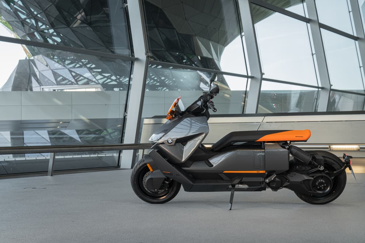 BMW dévoile son nouveau scooter électrique, le CE-04