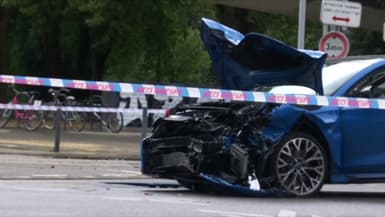 La voiture accidentée abandonnée par l'homme qui a tiré sur un agent municipal à Grenoble, le 8 septembre 2024