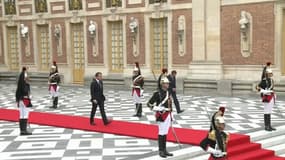 Emmanuel Macron au château de Versailles lors de la rencontre avec Vladimir Poutine