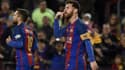 Lionel Messi mime un coup de téléphone