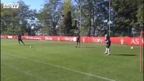 Benjamin Mendy défie Falcao à l'entrainement... et perd !