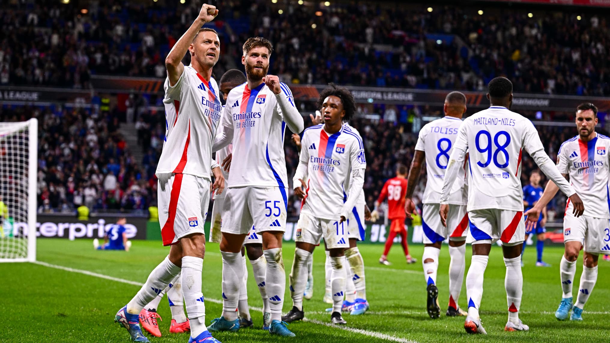 Matic kondigt zijn wens aan om dit seizoen met Lyon “de Europese Liga te winnen”.