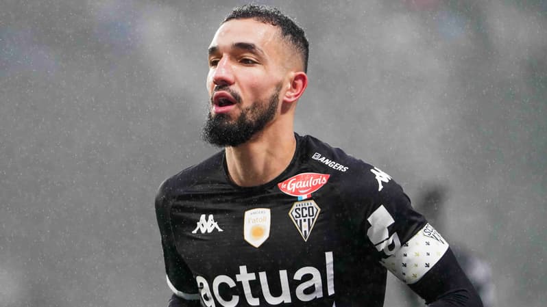Nabil Bentaleb avec Angers en décembre 2022
