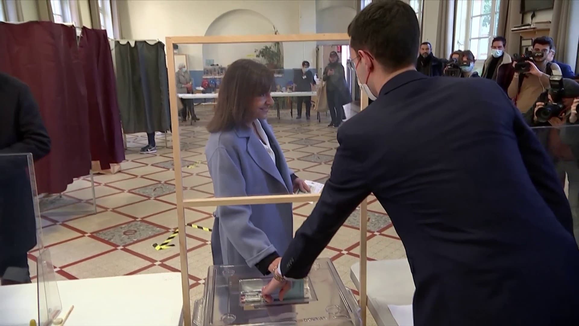 Anne Hidalgo a voté pour le premier tour de l'élection présidentielle, le 10 avril 2022 Anne Hidalgo a voté pour le premier tour de l'élection présidentielle, le 10 avril 2022