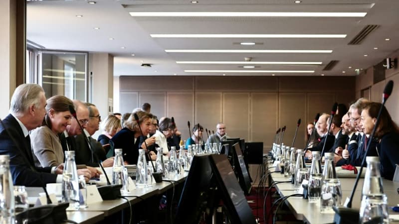 Le Medef claque la porte la conférence travail et retraites: "Il est parti bouder", raille Marylise Léon