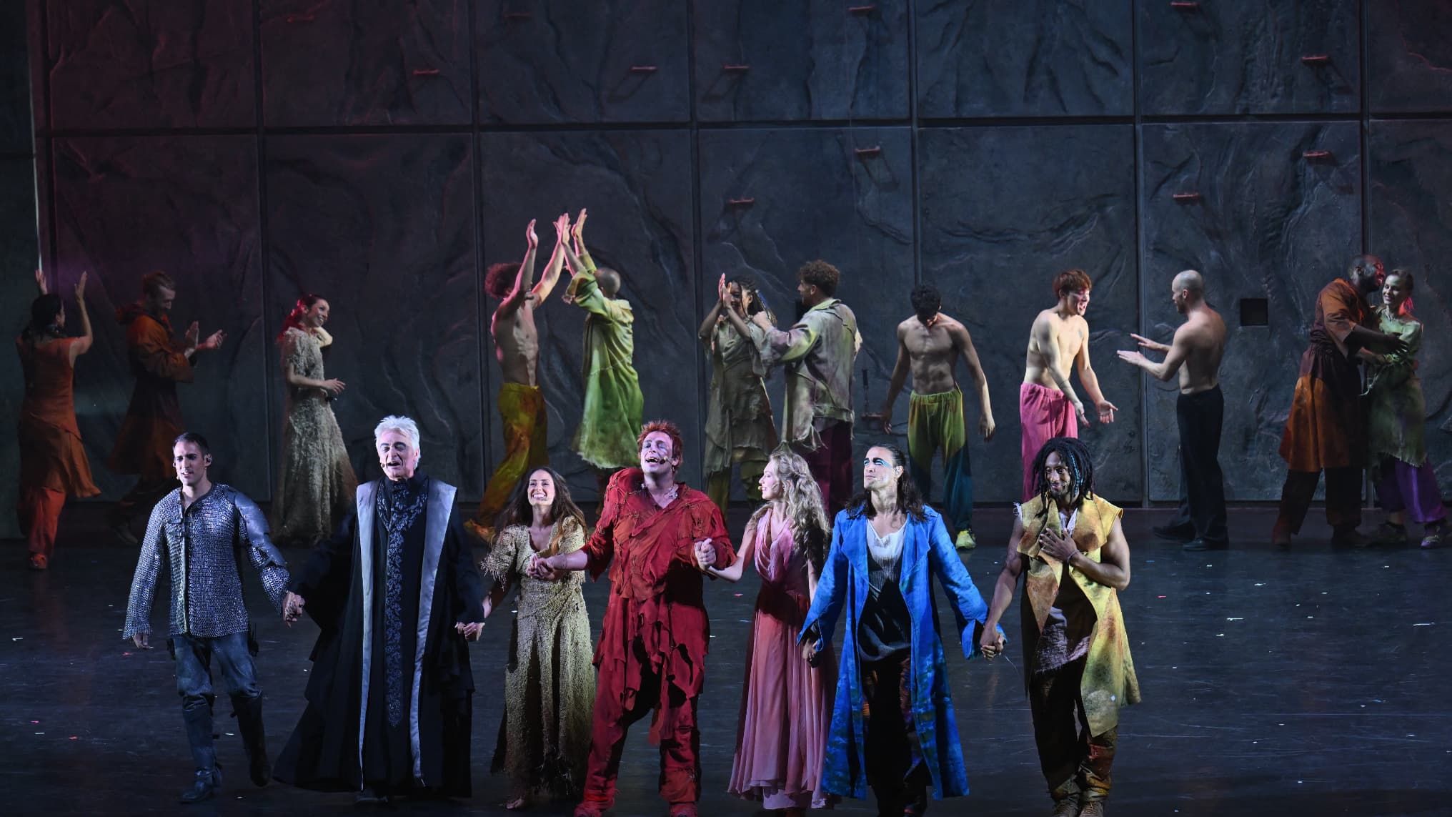 The musical "Notre Dame de Paris" receives a standing ovation for its