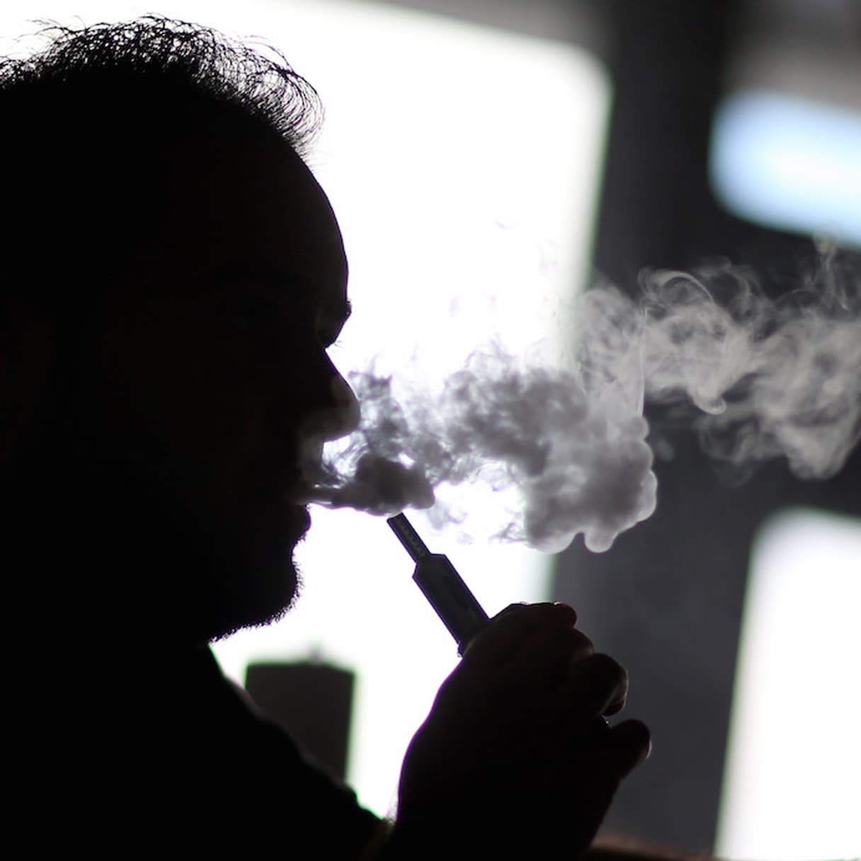 La cigarette électronique bannie des avions aux États-Unis