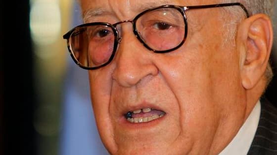 L'émissaire international sur la Syrie, Lakhdar Brahimi, s'est entretenu avec le président syrien Bachar al Assad samedi à Damas et a insisté sur le danger que la guerre en Syrie affecte l'ensemble du monde. /Photo prise le 15 septembre 2012/REUTERS/Khale