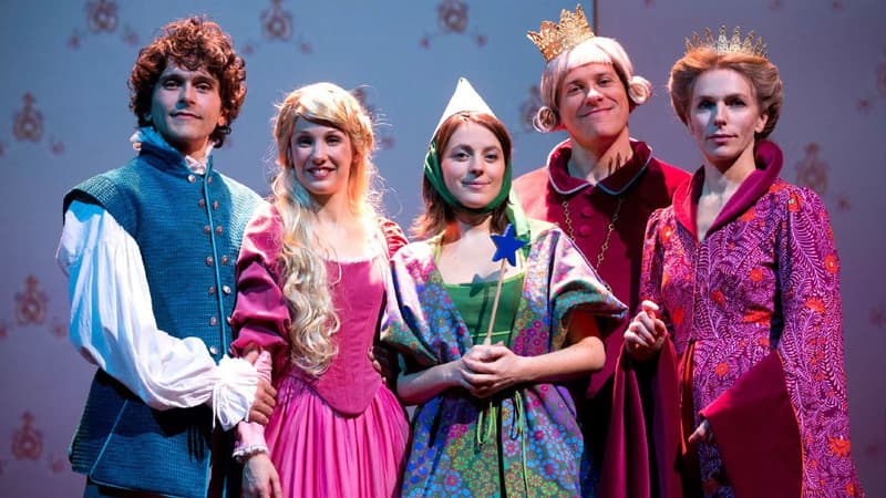 I love Perrault revisite les contes de Perrault dans un spectacle musical.