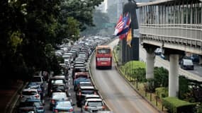 Des véhicules coincés dans les embouteillages de Jakarta