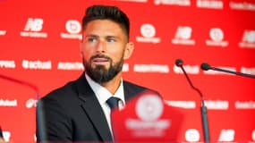 Olivier Giroud en conférence de presse lors de sa présentation comme nouveau joueur de Lille, le 2 juillet 2025.